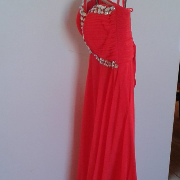 GRAD/PROM FORMAL DRESS NEW - Picture 10 of 10
